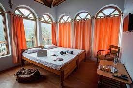 Well Lit & Ventillated Rooms