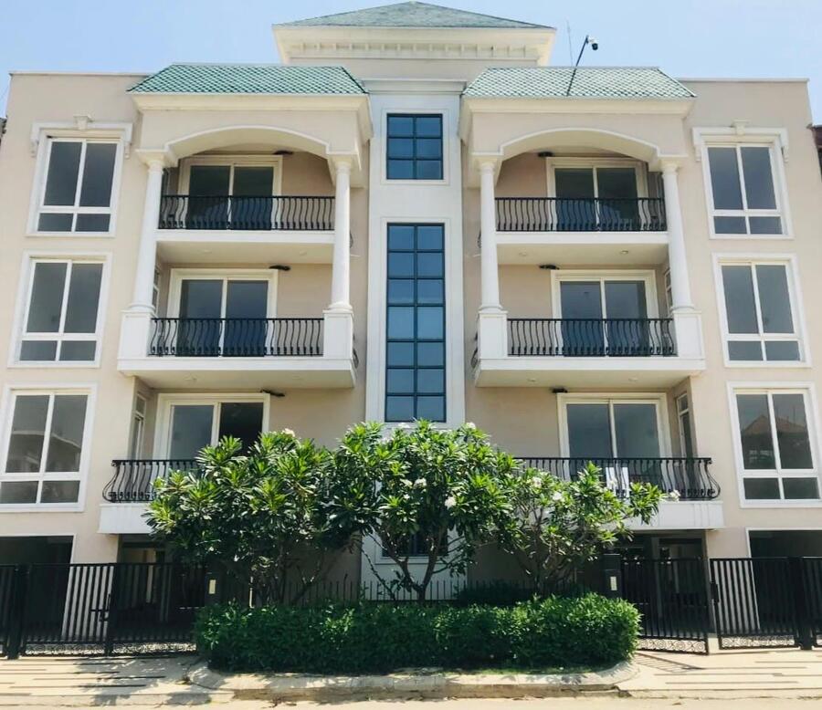 Omaxe Metro City Offices